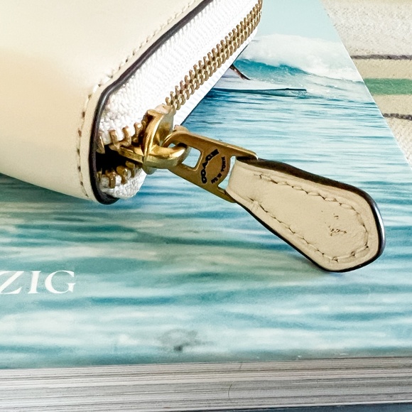 Coach Floral Zip Around Accordion Wallet with Tea Rose Appliqué and Grom… - Picture 10 of 12